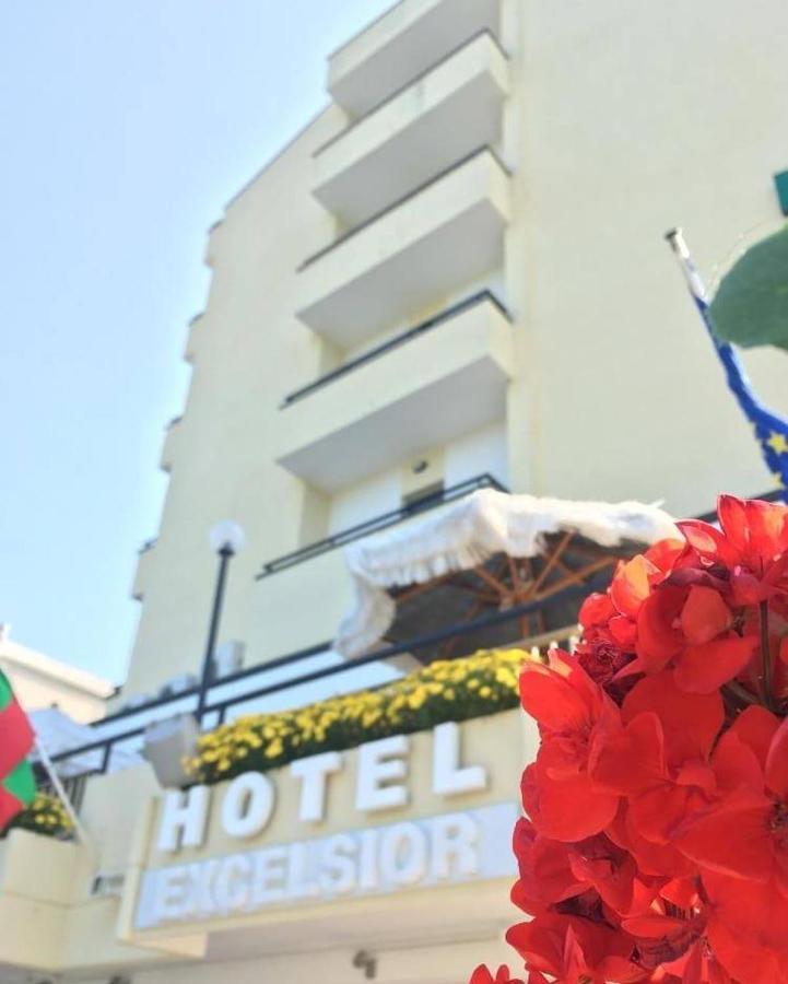 Hotel Excelsior Montesilvano Bagian luar foto