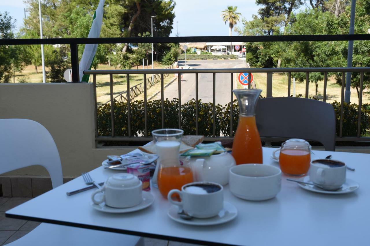 Hotel Excelsior Montesilvano Bagian luar foto