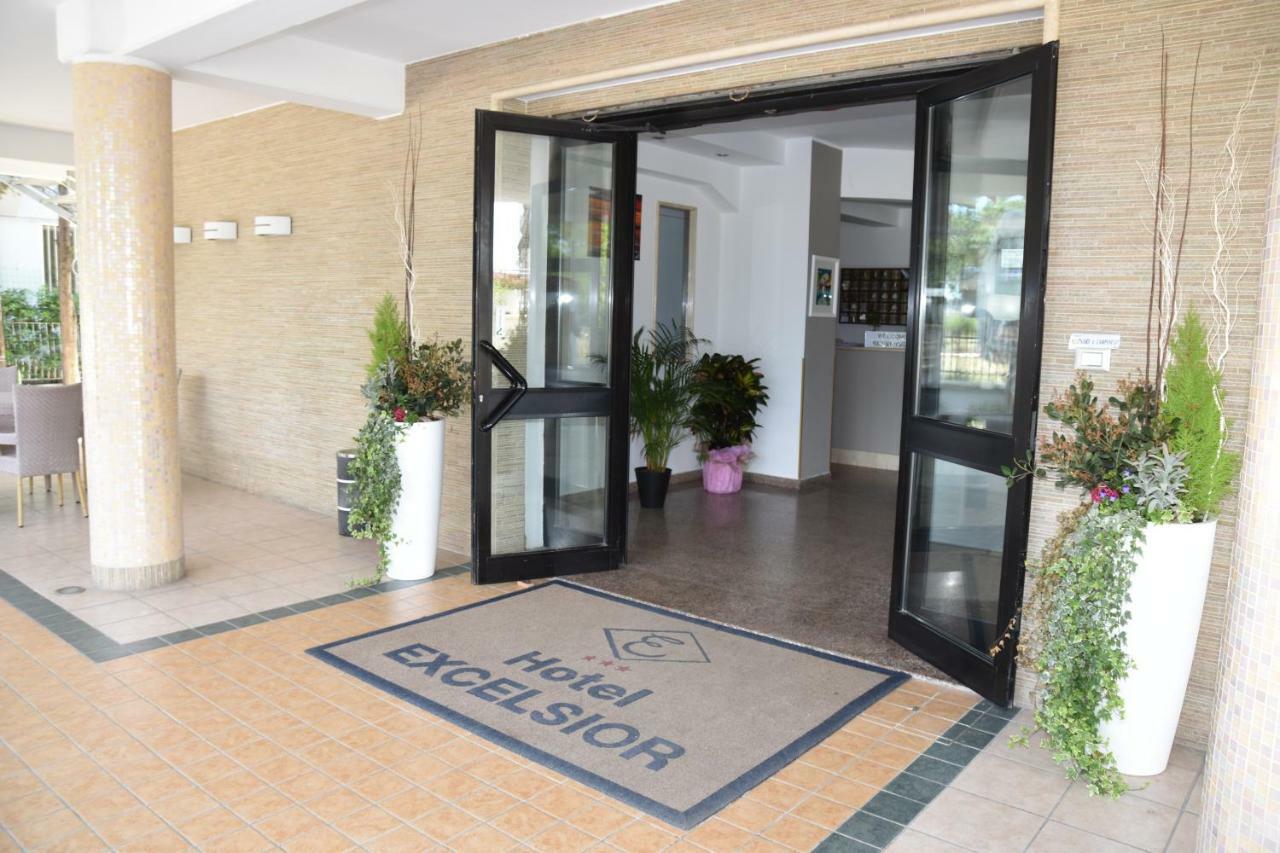 Hotel Excelsior Montesilvano Bagian luar foto