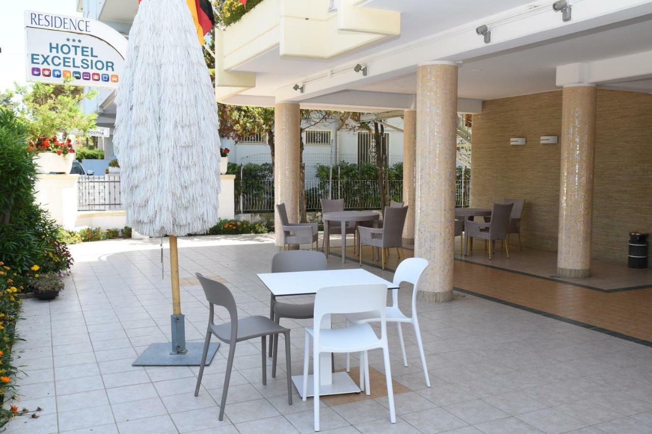 Hotel Excelsior Montesilvano Bagian luar foto